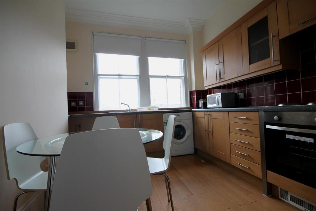 Apartment in Newcastle upon Tyne, Grainger Town - View 2