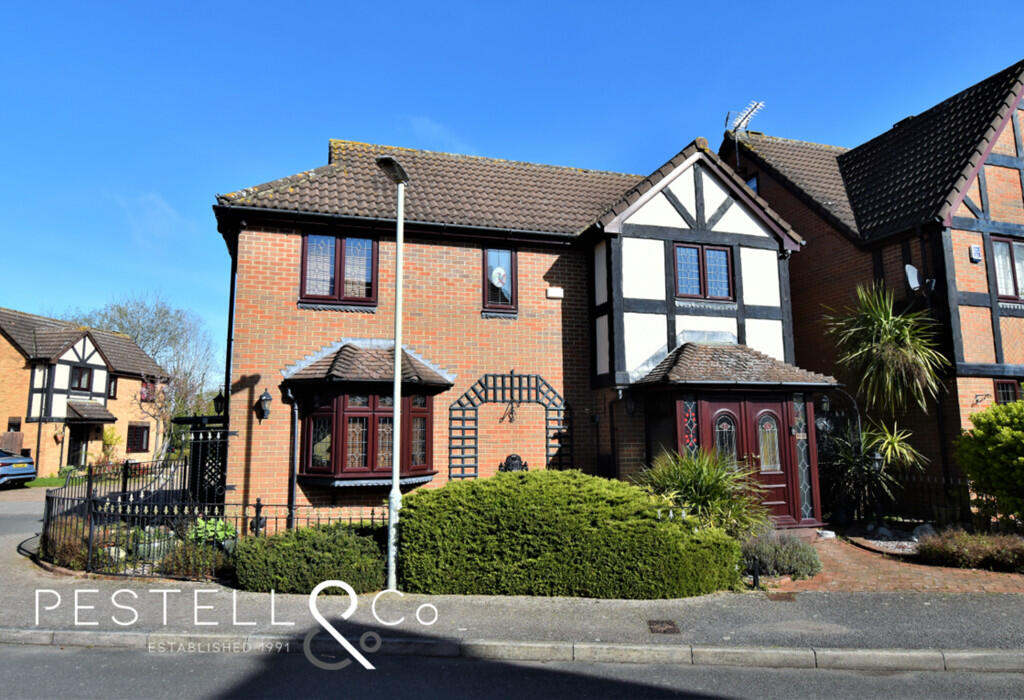 Main image of property: Chequers, Bishops Park