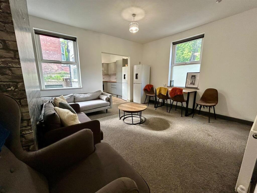 House in Sheffield, Page Hall - View 4