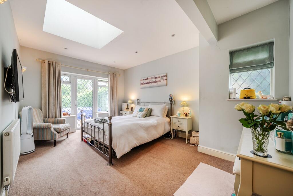 House in Guildford, Burpham - More