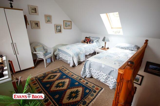 BEDROOM 4