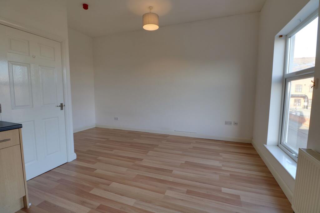 Apartment in Hull - View 3