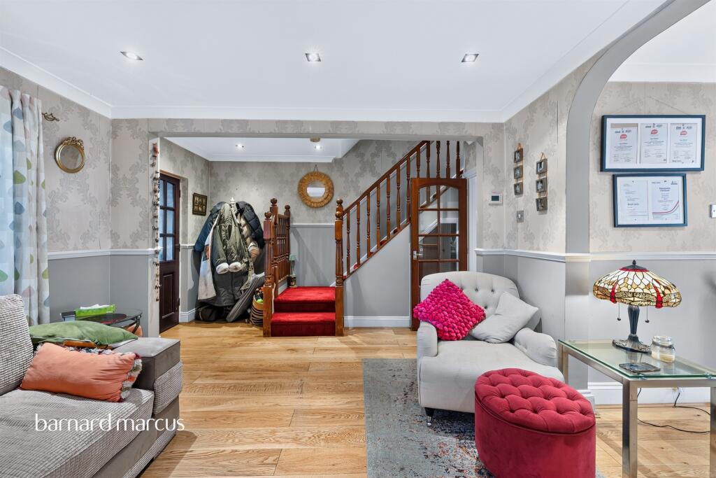 House in Twickenham - View 3