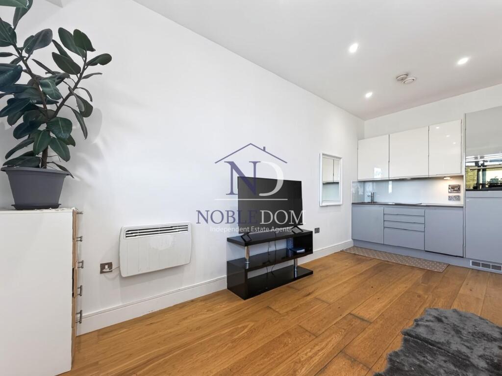 Apartment in Twickenham - View 5