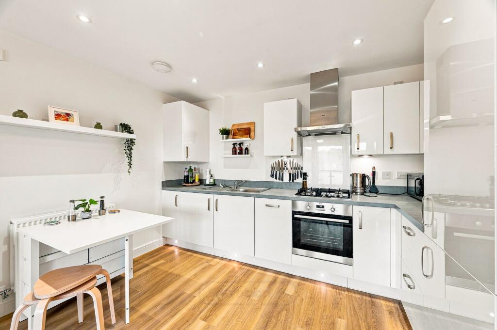 Apartment in Milton Keynes, Kents Hill, Monkston and Brinklow - View 4