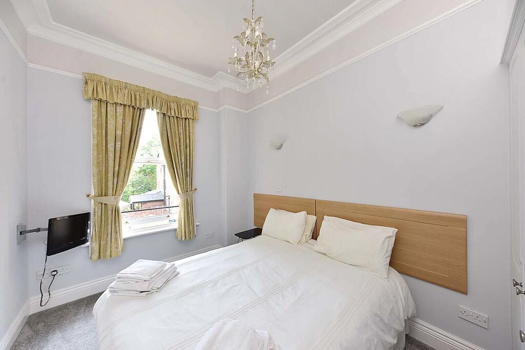 Apartment in Warrington - More