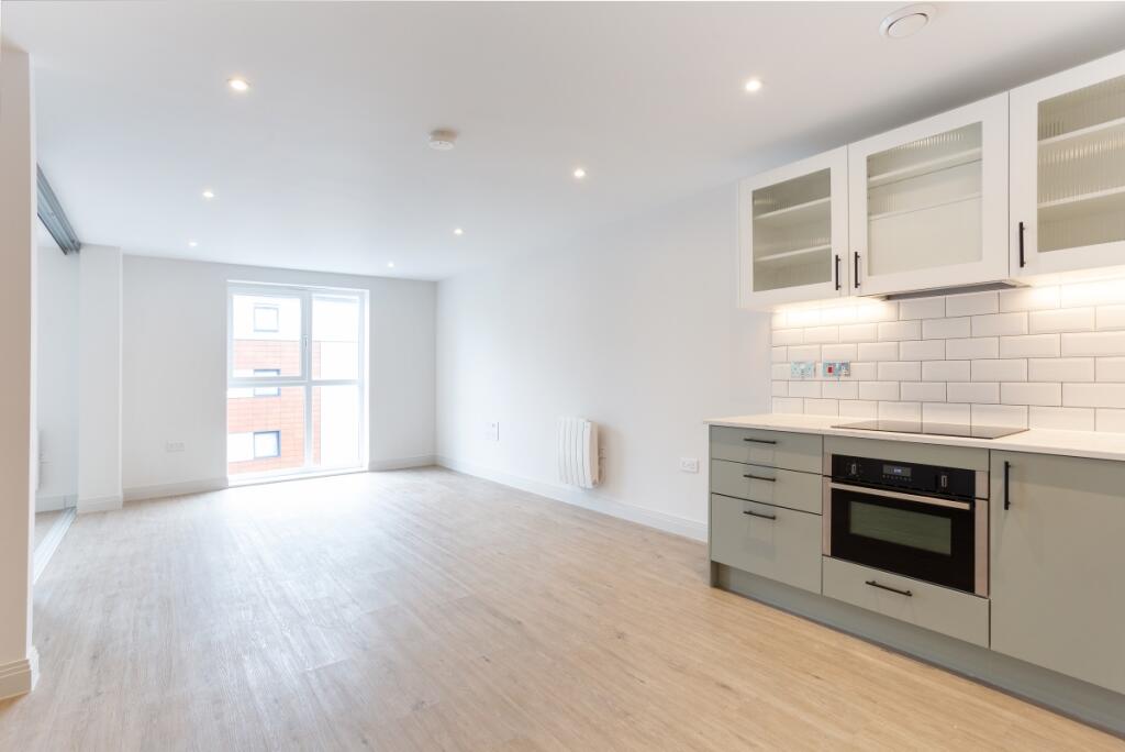 Apartment in Redhill - View 3