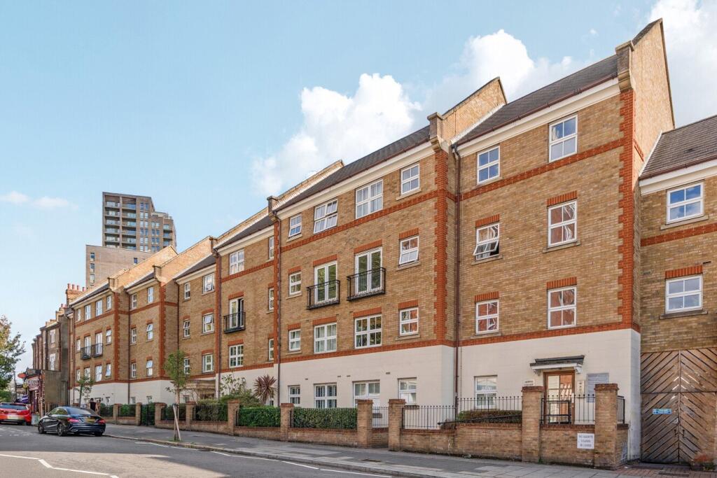 Apartment in London - More