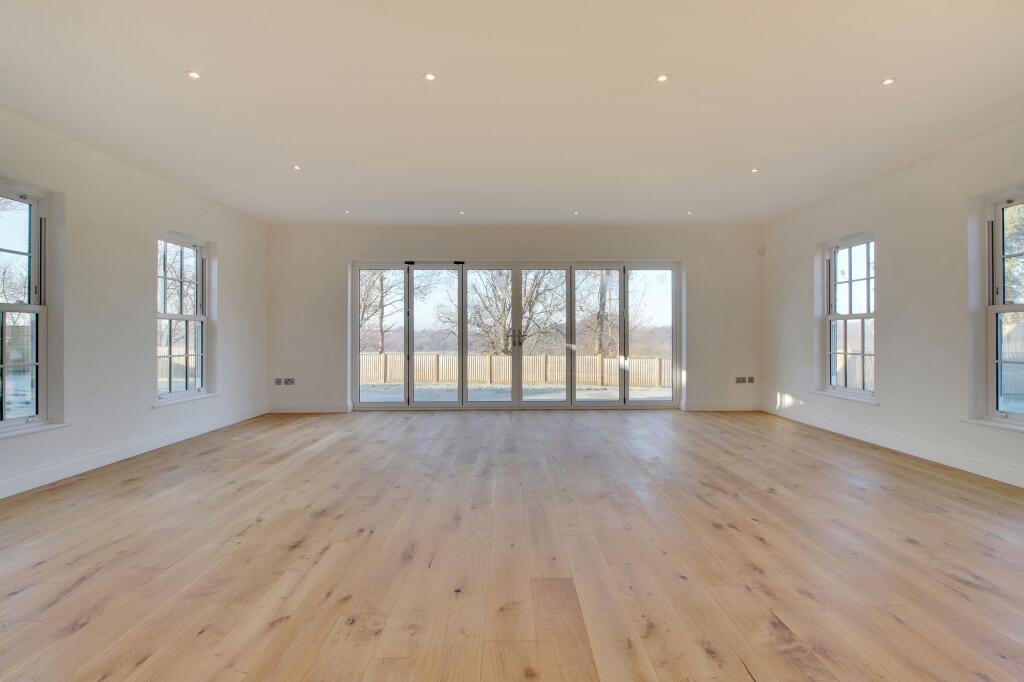 Oakview Place, Worth Farm, TN22 photo 4