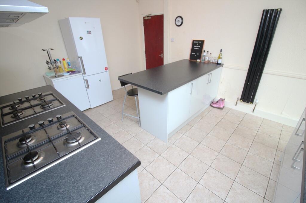 8 bedroom house for rent