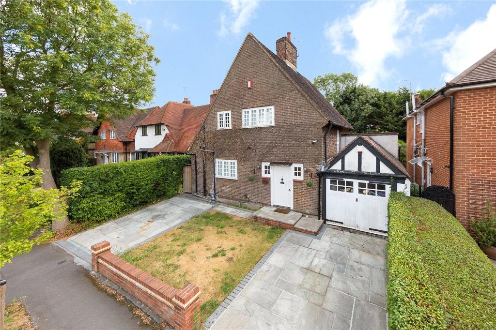 Main image of property: Risebridge Road, Gidea Park, Essex, RM2
