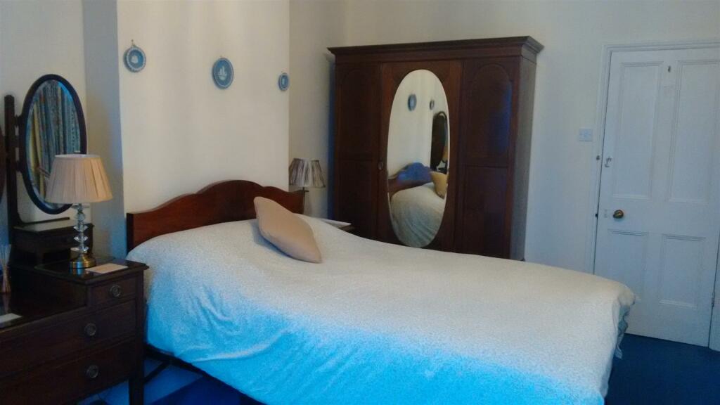 1 bedroom house share for rent