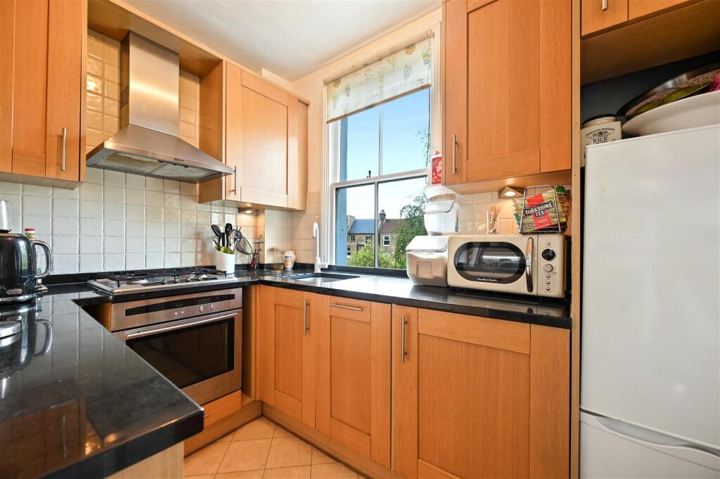 Apartment in London - View 4