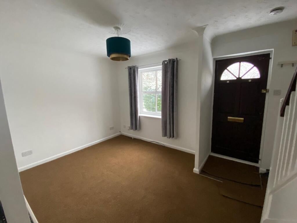 Pickering Drive, Emerson Valley, Milton Keynes photo 3