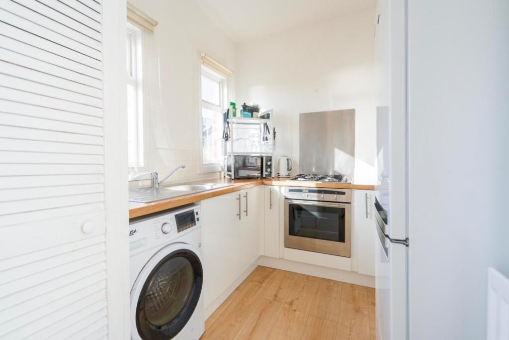 Apartment in North Tyneside, Cullercoats - More