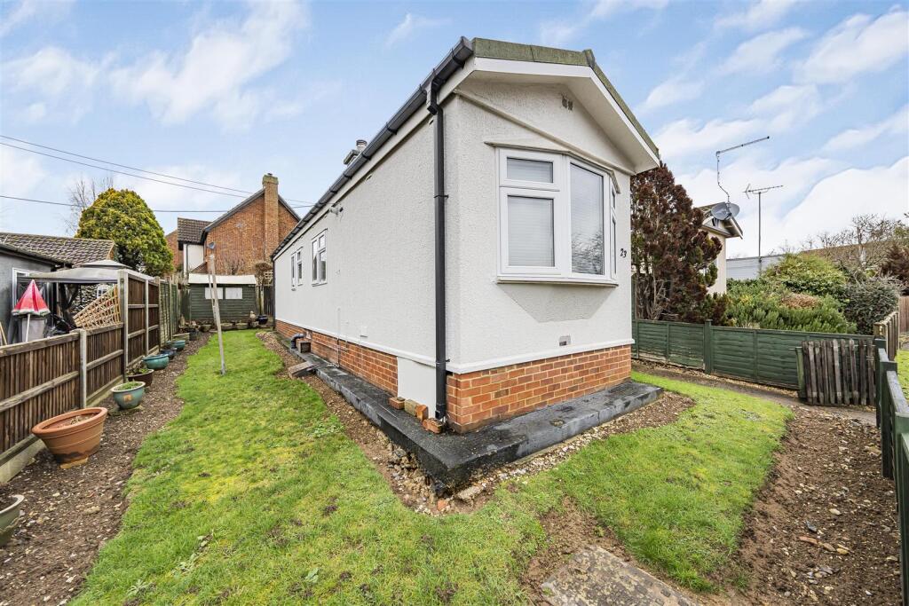 Main image of property: Heywood Gardens, Maidenhead
