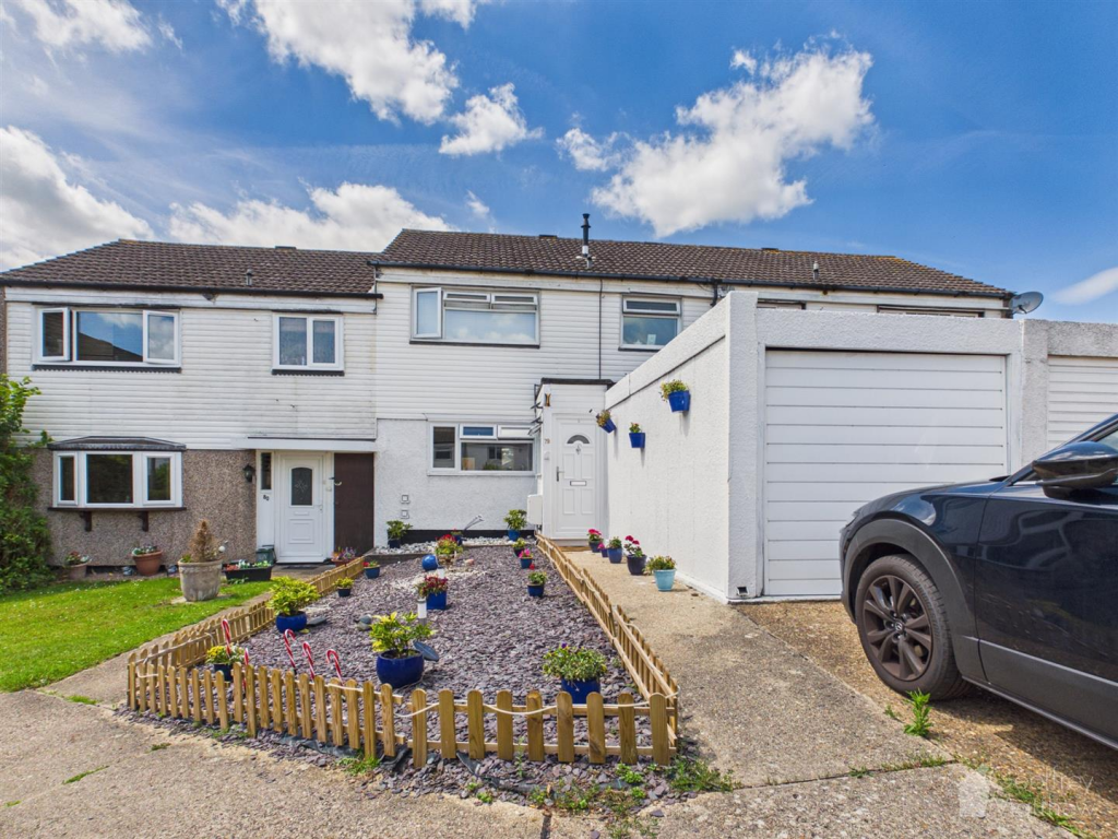 Main image of property: Tithelands, Harlow