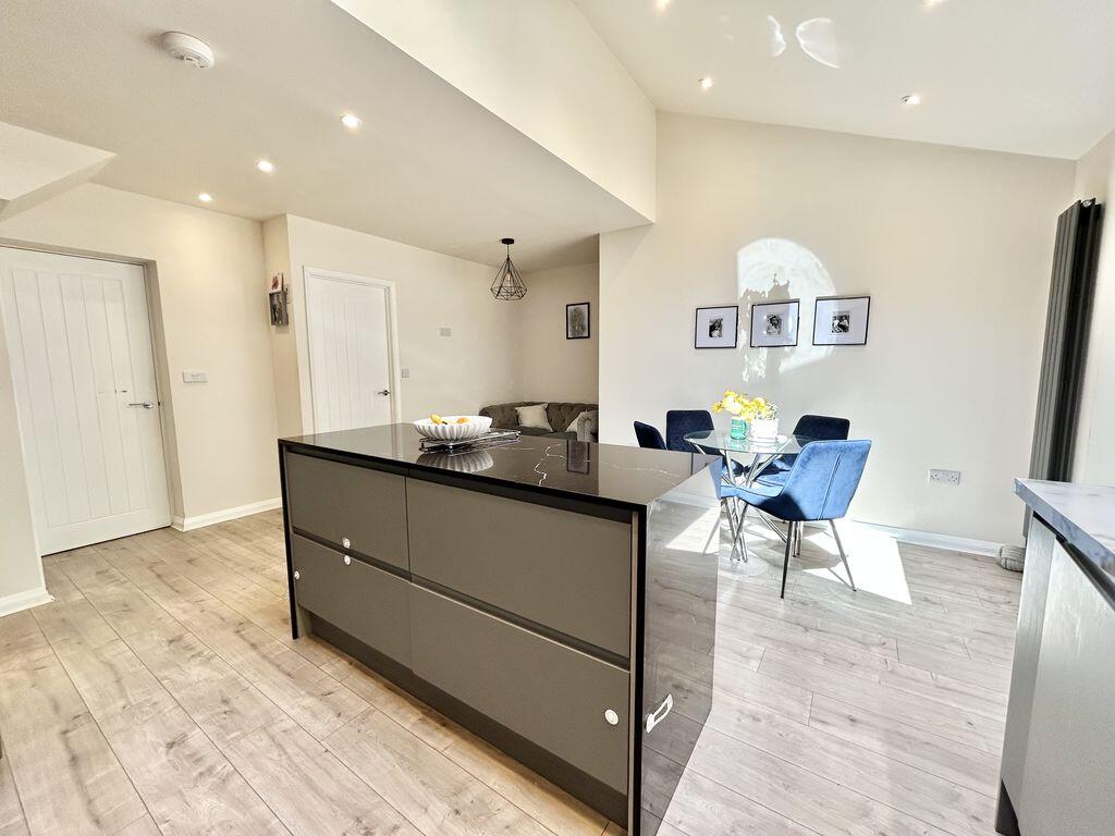 Bernard Close, Dunstable - View 5