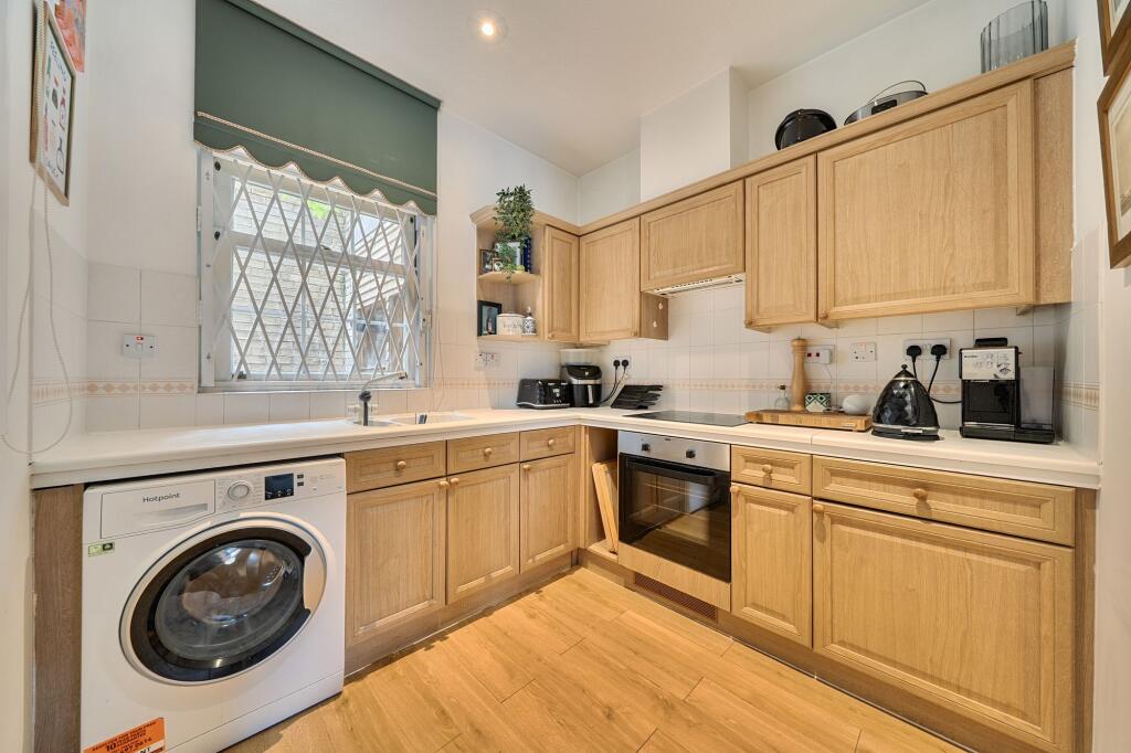 Apartment in London - View 5
