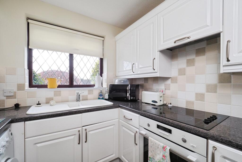 Keats Drive, Hucknall, Nottingham, Nottinghamshire, NG15 photo 4
