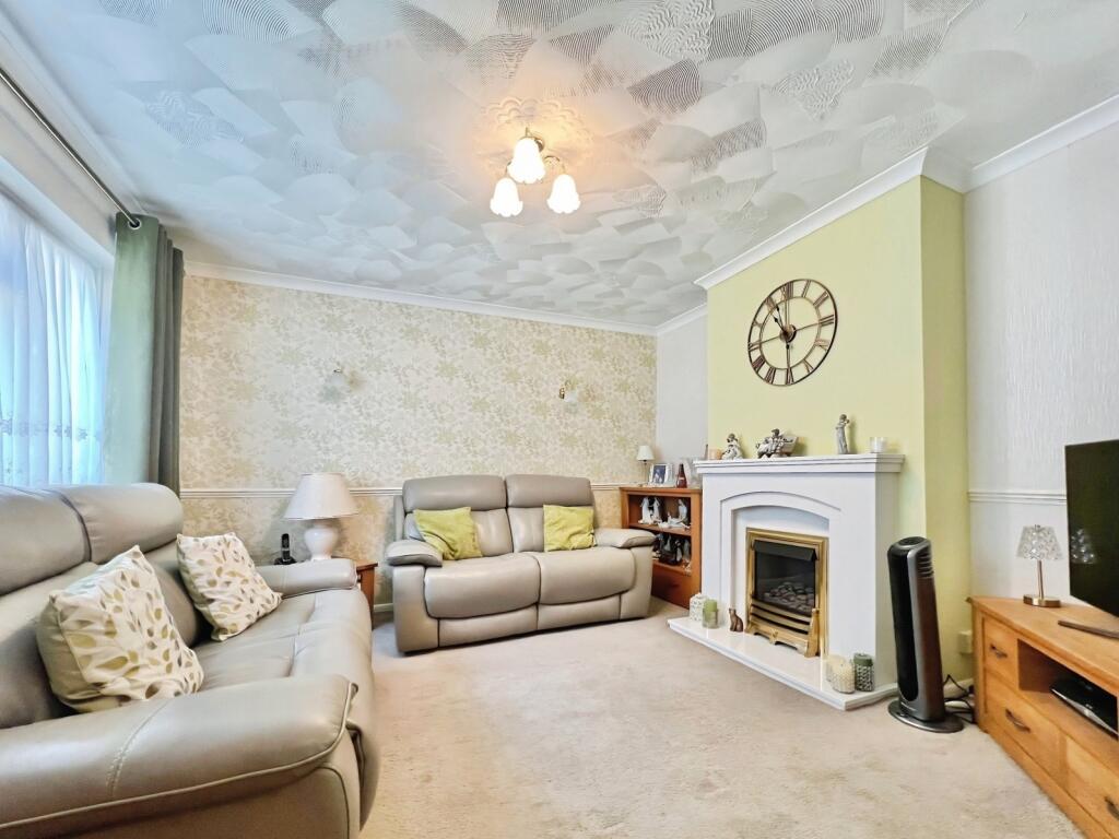 Hollytree Avenue, Swanley, Kent, BR8 photo 3