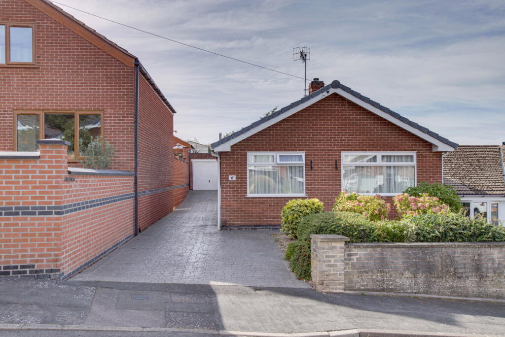 2-bed detached on Woodland Close, Radcliffe-on-Trent, NG12, £275,000