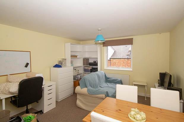 Apartment in Cheltenham, Marle Hill, St Paul’s - View 4