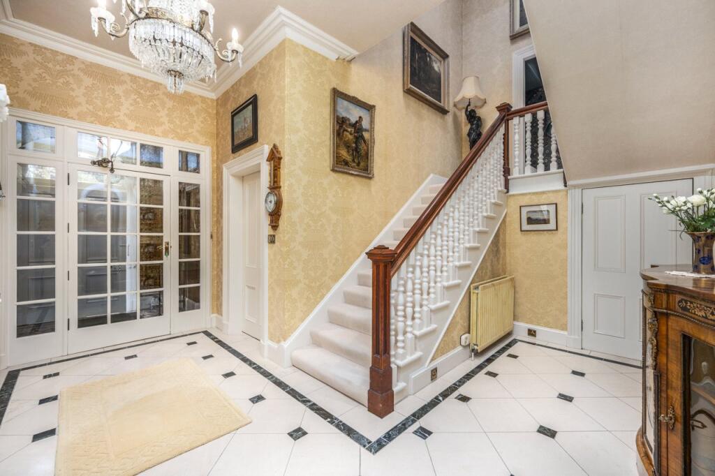 Blair Lomond House, 11 Drummond Crescent, Inverness, IV2 photo 3