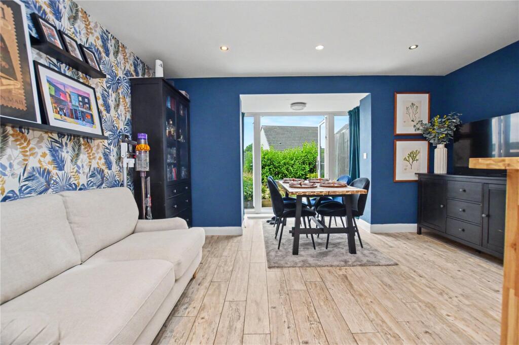 House in Wakefield - View 3
