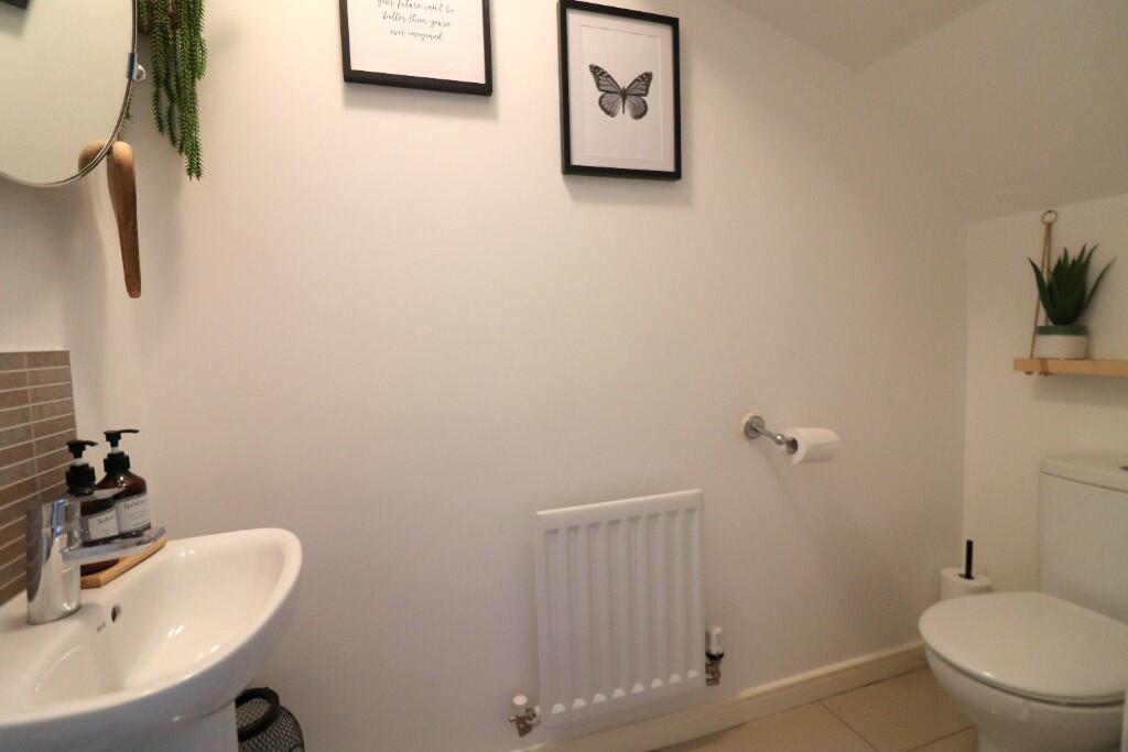 House in Silsoe, Central Bedfordshire - More