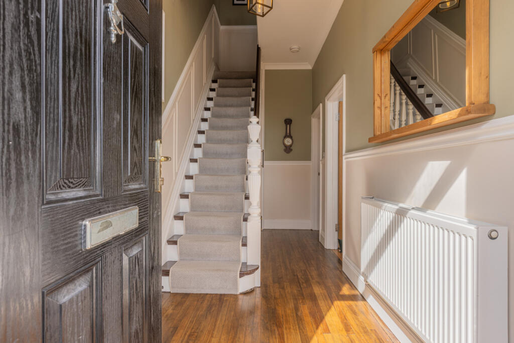 House in Newport - View 4
