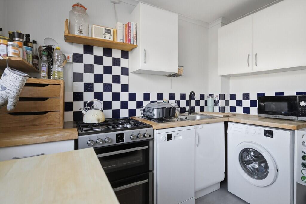 House in Falkirk, Stirling - More