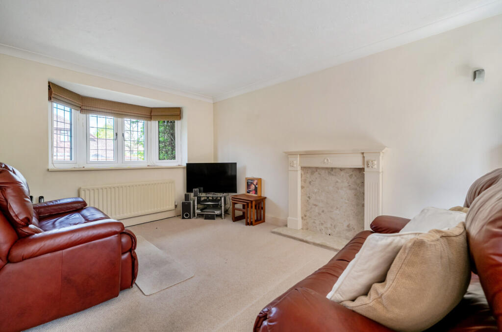 House in Binfield, Bracknell Forest - View 2