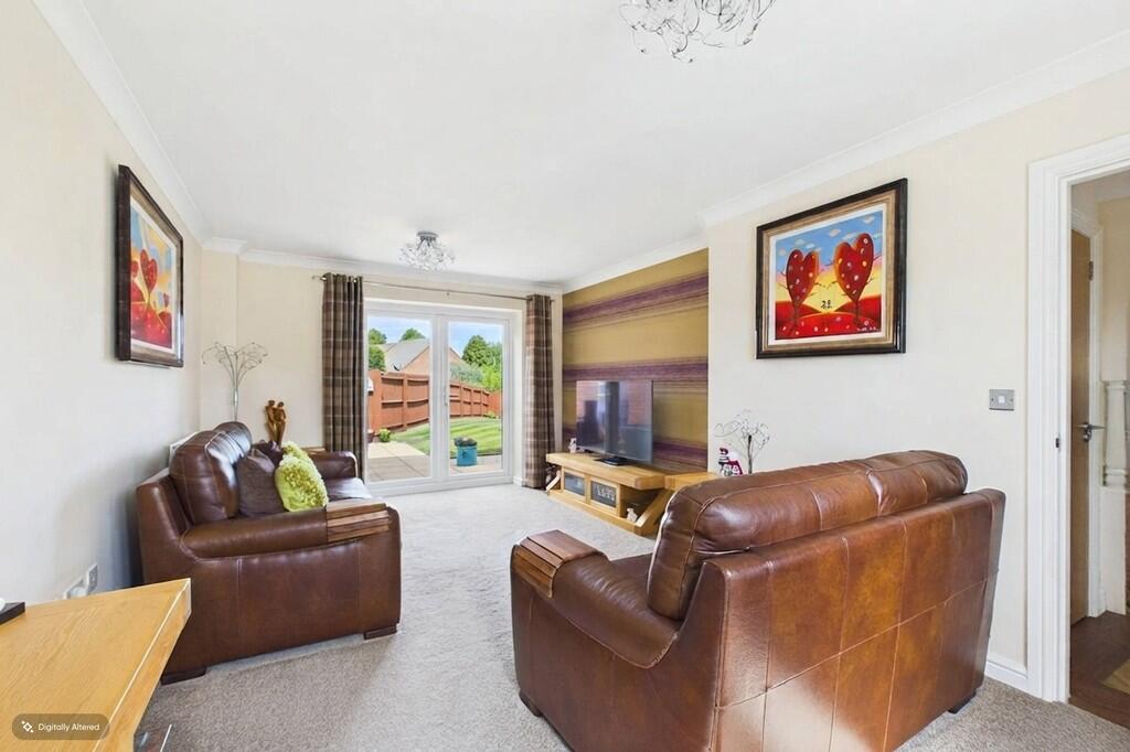 Honeysuckle Avenue, Tutbury photo 3