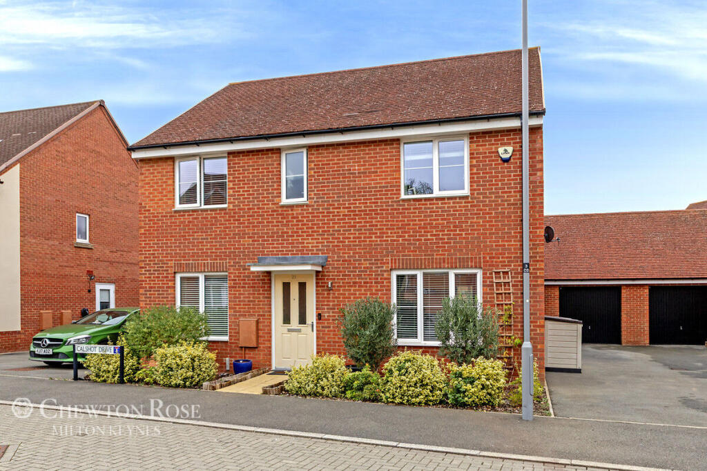 4-bed detached on Calshot Drive, Kingsmead, £575,000