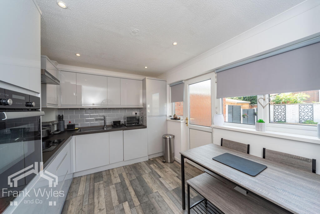 Raleigh Close, Lytham St. Annes, Lancashire photo 3