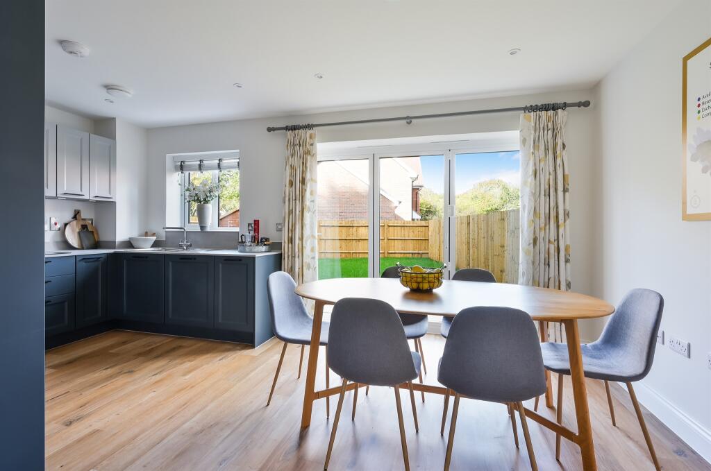 Spring Bank, Haywards Heath photo 5
