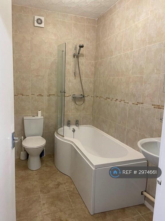 Apartment in Sefton, Liverpool City Region - View 5
