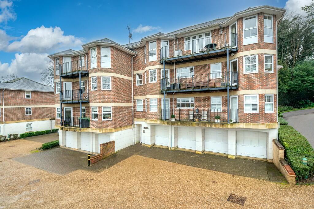 Main image of property: Chesham Road, Berkhamsted, Hertfordshire, HP4