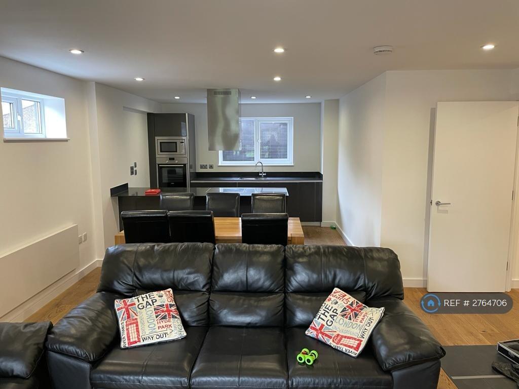 3 bedroom flat for rent
