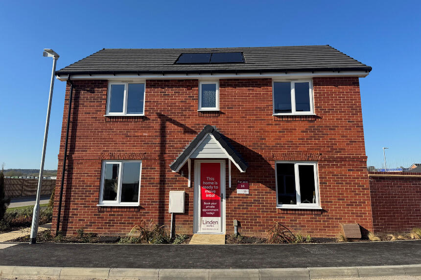 Main image of property: Dymchurch Road,
Hythe,
Kent,
CT21 4AA