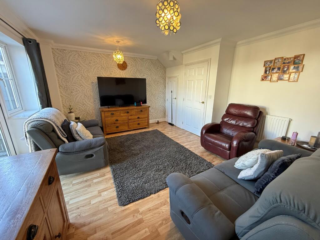 Brook Close, Dunstable photo 2