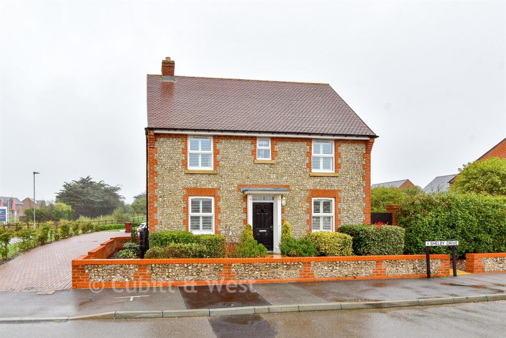 3-bed detached on Shelby Drive, Westhampnett, West Sussex, £363,500