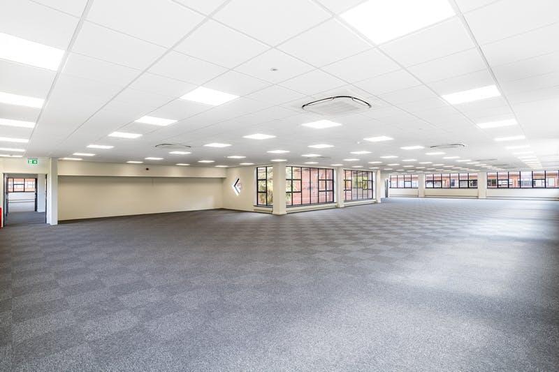 EE_196_12148217_ _4 1.jpg