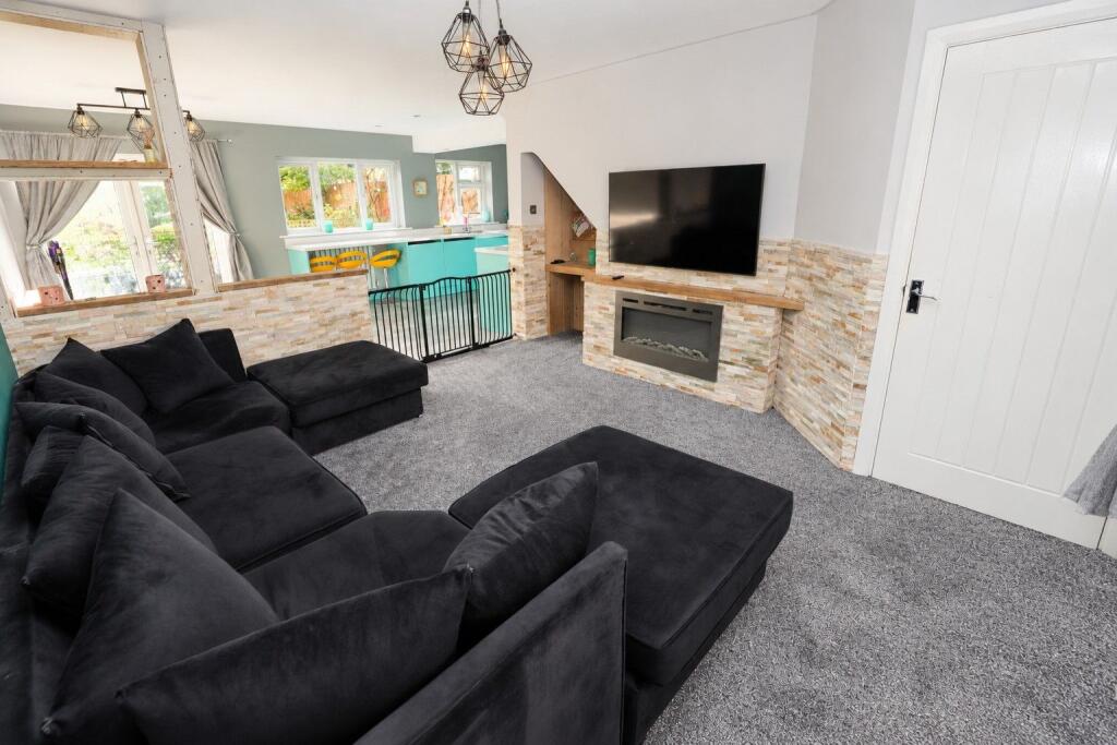 House in Bolton - View 4