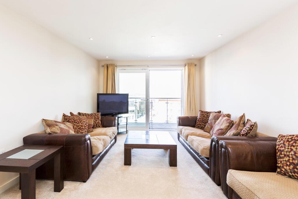Apartment in Portsmouth - More