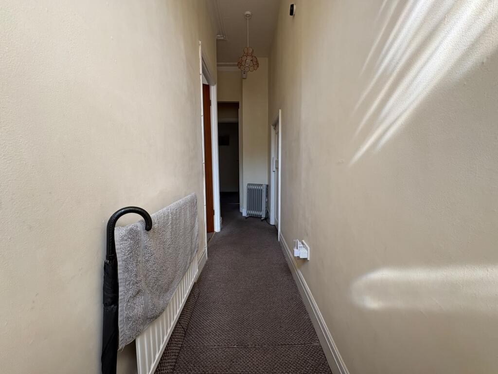 Apartment in Southend-on-Sea - View 3