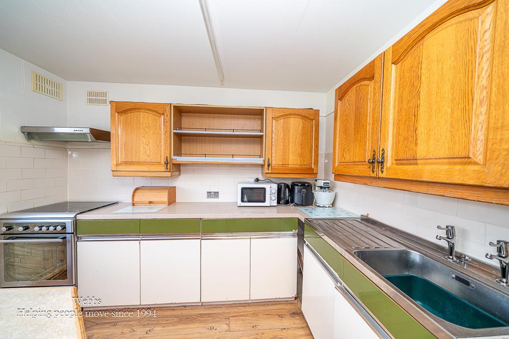 House in Walsall, Heath End - More