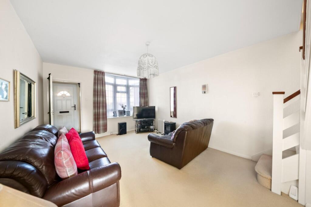 Woodhouse Close, Hayes, UB3 1NJ photo 3