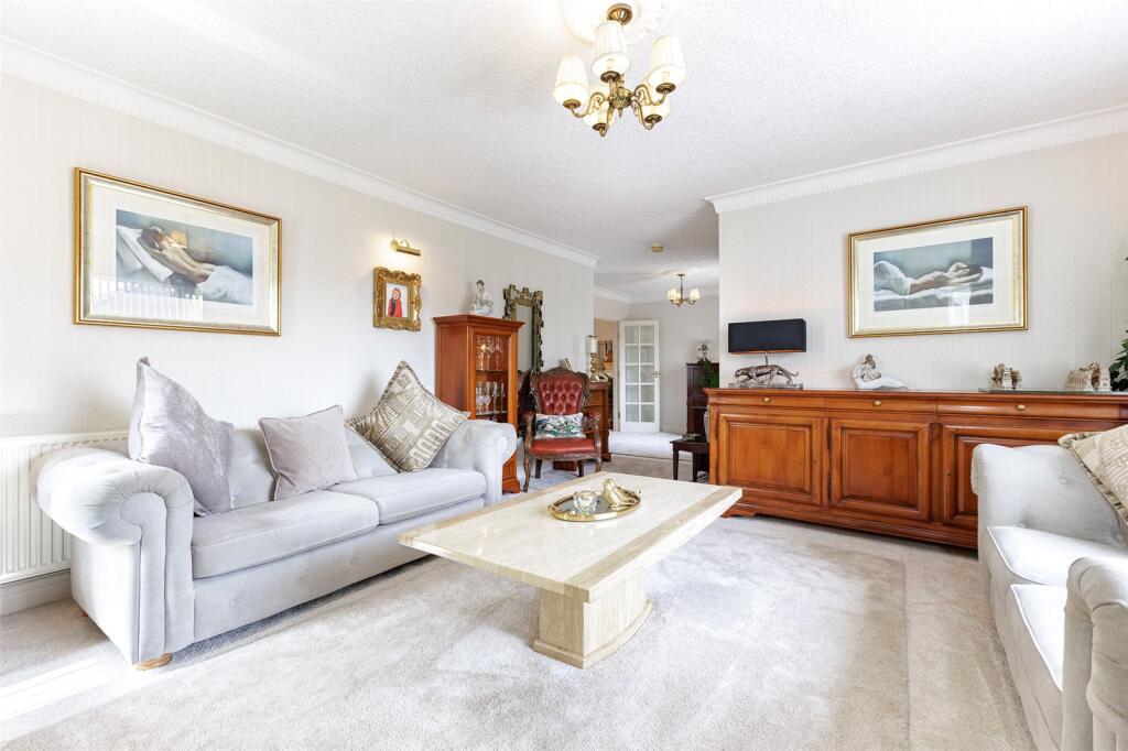 Apartment in Cardiff, Llanishen - View 4